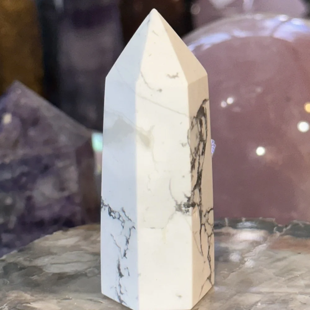 🌸SALE🌸 Howlite Crystal Point! - Picture 3 of 5
